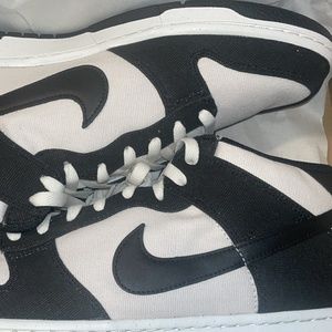 Mens Nike Dunk Mid “Panda” Sneakers